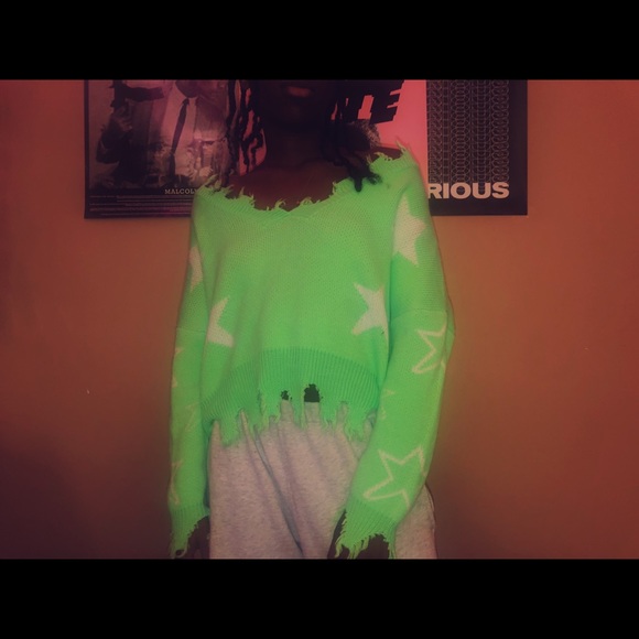 Neon sweater with white stars - Picture 2 of 3